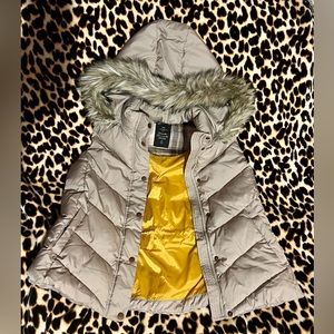 Gap Winter Edition 2012 Outdoor Specialist Beige Vest Size XL Womens Puffer Vest